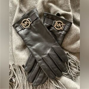 MK Michael Kors Leather Logo Ornament Gloves -brand new without tags 100%leather